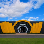 Casa Warner chega a Brasília com experiências imersivas de Harry Potter, DC e cultura pop